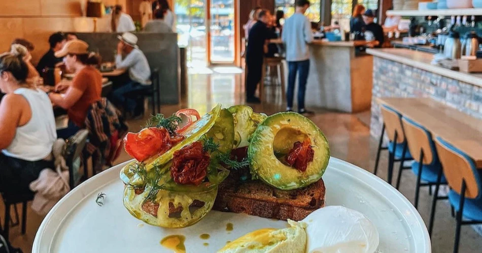 A Slow Weekend in Portland: Coffee, Parks & Local Spots