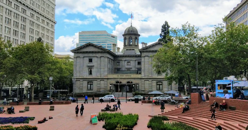 A Slow Weekend in Portland: Coffee, Parks & Local Spots