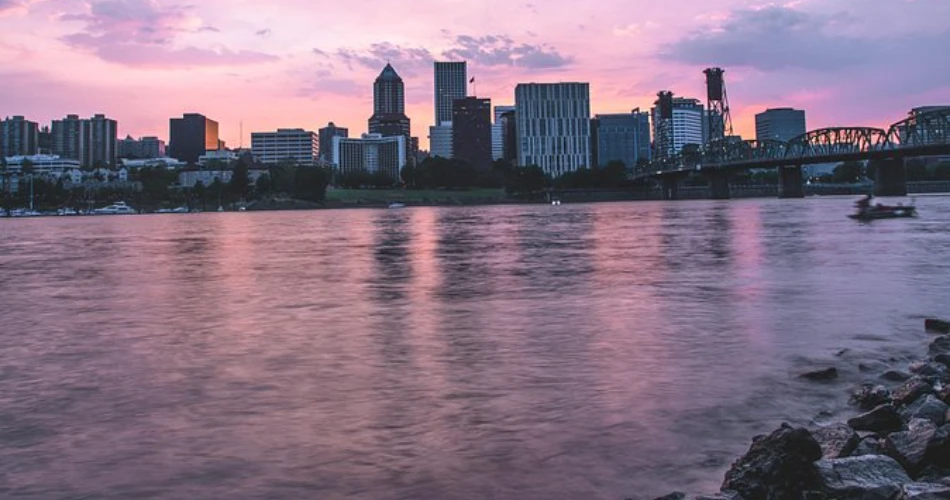 A Slow Weekend in Portland: Coffee, Parks & Local Spots
