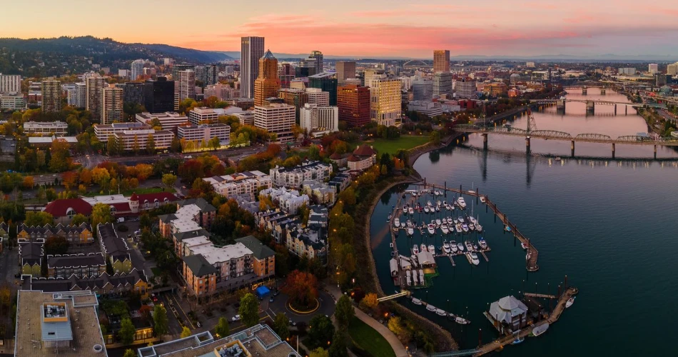 A Slow Weekend in Portland: Coffee, Parks, and Local Spots
