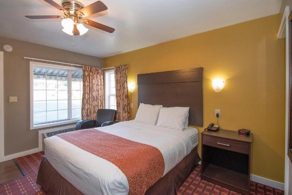 Capitol Hill Motel image 32