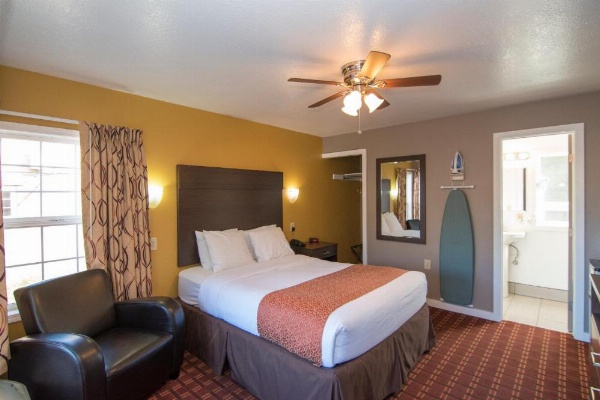 Capitol Hill Motel image 33