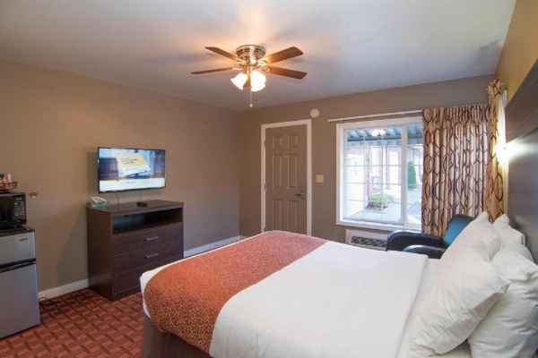 Capitol Hill Motel image 35